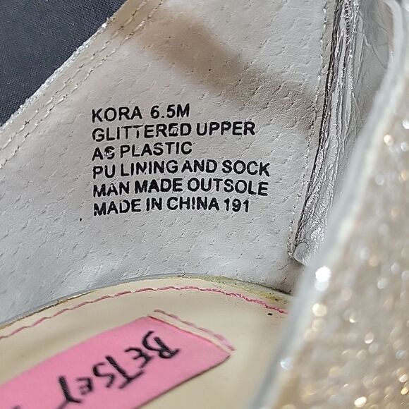 BLUE BY BETSEY JOHNSON WOMEN'S KORA DRESS SANDAL, Silver Glitter - Picture 14 of 16